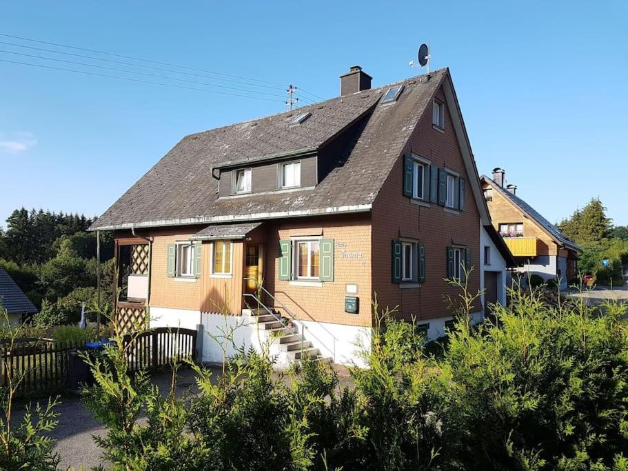 Idyllische Kleine Ferienwohnung Im Schwarzwald Friedenweiler 外观 照片
